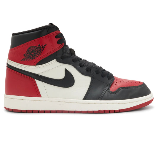 Preloved - Air Jordan 1 Retro High OG Bred Toe Sneakers