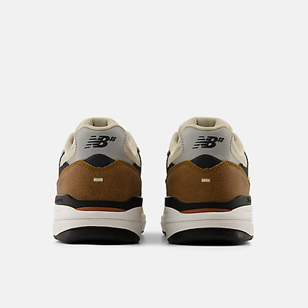 NB NUMERIC ANDREW REYNOLDS 933 - New Balance